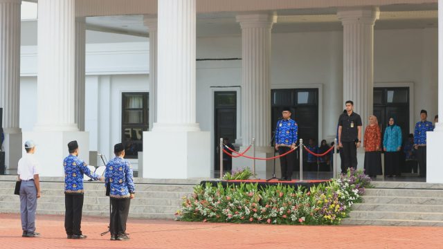 Peringati Hardiknas, Andra Soni Pastikan Program Sekolah Gratis Jangkau Madrasah Aliyah
