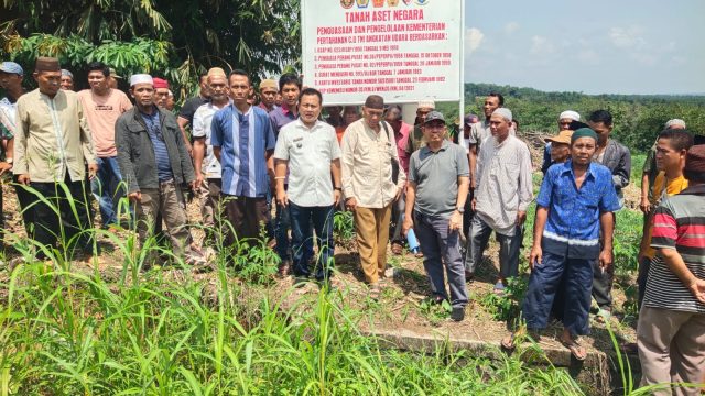 Warga Bakung Udik Prot es Pematokan Lahan Negara’ 