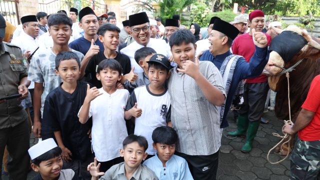 Gubernur Andra Soni Salat Idul Adha Bersama Masyarakat Kreo Kota Tangerang