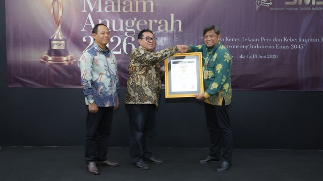 Gubernur Andra Soni Raih Anugerah SMSI 2026 Kategori Spirit Pers Indonesia