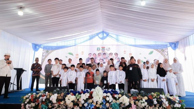 Gubernur Andra Soni Apresiasi Semangat Gotong Royong Warga Cengkok Dalam Membangun Kampung