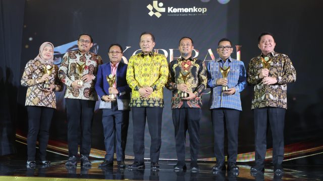 Gubernur Banten Andra Soni Raih Bakti Nayaka Mahambara di Koperasi Award 2026