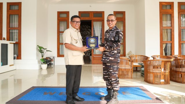 Terima Kunjungan Danlanal Baru, Gubernur Banten Andra Soni Siap Tingkatkan Kolaborasi