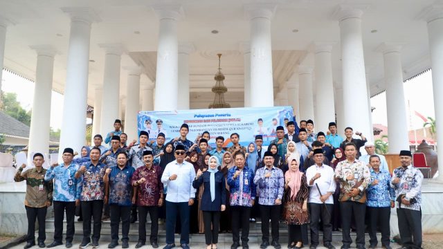 Bupati Serang Ratu Zakiyah Lepas 20 Peserta Pendidikan Kaligrafi ke Lemka Sukabumi