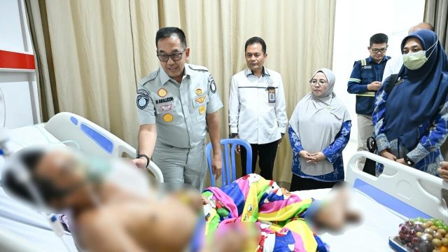 Pastikan Jaminan Perawatan Berjalan Baik, Direksi Jasa Raharja Tinjau Korban KMP Putri Yasmin di Rumah Sakit