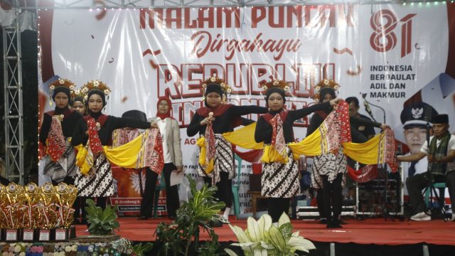 Hadiri Puncak HUT ke 81 RI di Desa Cisait, Wabup Serang Tekankan Teladani Perjuangan Pahlawan