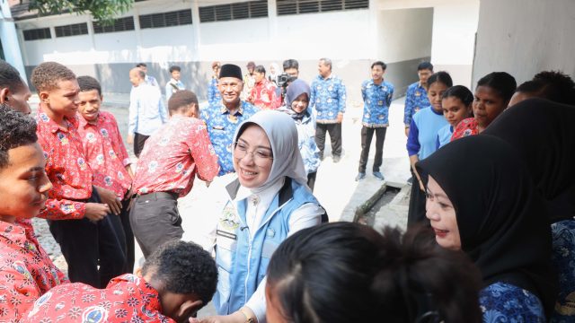 Tinawati Tinjau Lomba Sekolah Sehat di SMAN 1 Ciruas: Sekolah Sehat Kunci Generasi Emas